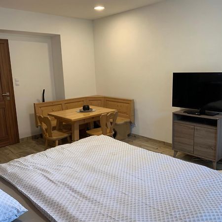 Apartmany Zupanovice ドブジーシュ エクステリア 写真